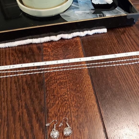 Necklace and earrings( set) - Picture 2 of 2